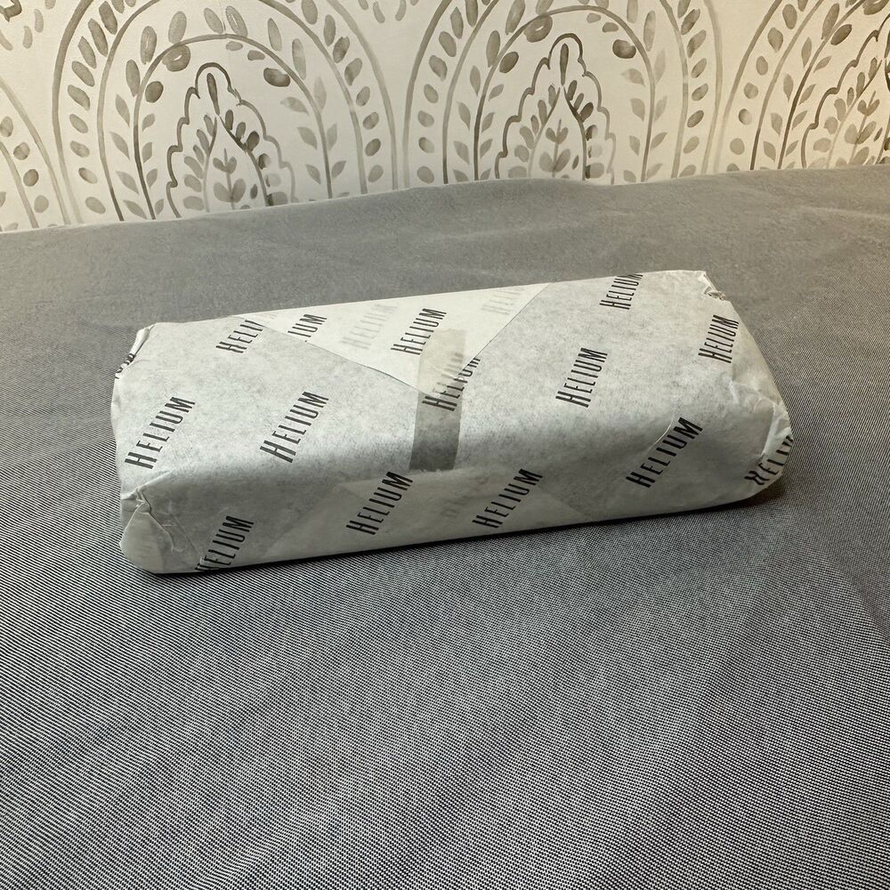 NEW Helium Paris Black Hard Clamshell Eyeglasses Case Spring Closure With‎ Cloth